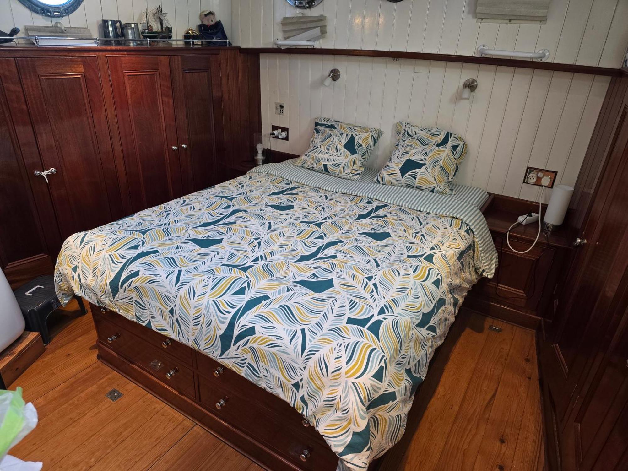 Peniche Saul Nomad Bateau-hôtel *